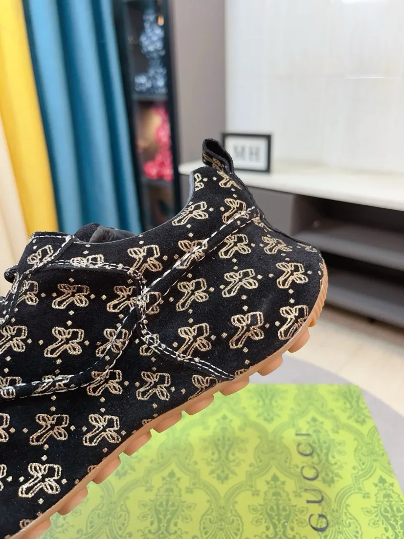 Men's shoes 💰560🌹🌹【GUCCI】pop-top casual sneakers with daddy outsole, breathable and comfortable, easy to walk, a versatile style for trendy men, upper with cowhide edged outsole design➕genuine leather lining➕Gucci's popular original outsole, sports and running style, super comfortable. Code number 38-44